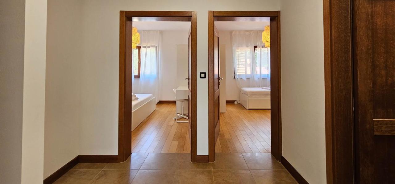 Apartment Bluemare B3 With Shared Pool Ližnjan Exterior foto